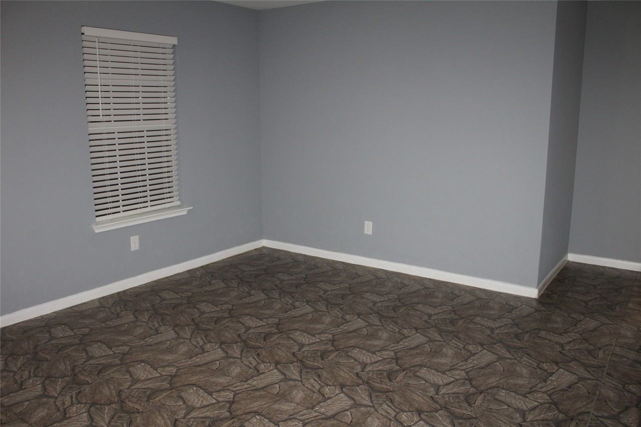 8143 Sanders Forest Court #8143 - Photo 6 of 23