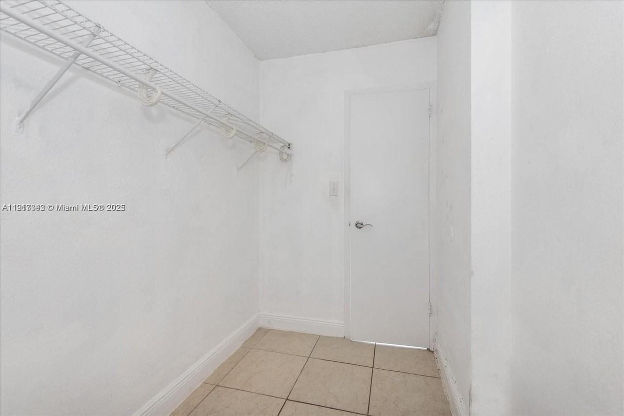 Bayview Palms #1800-422 - Photo 6 of 11