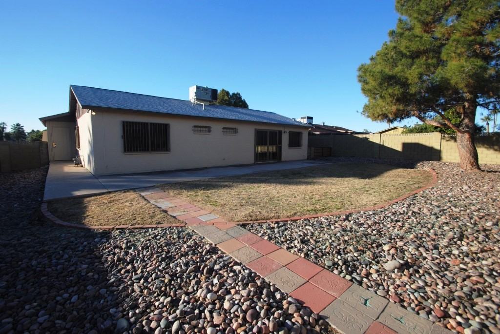 3702 W Crocus Dr - Photo 2 of 12