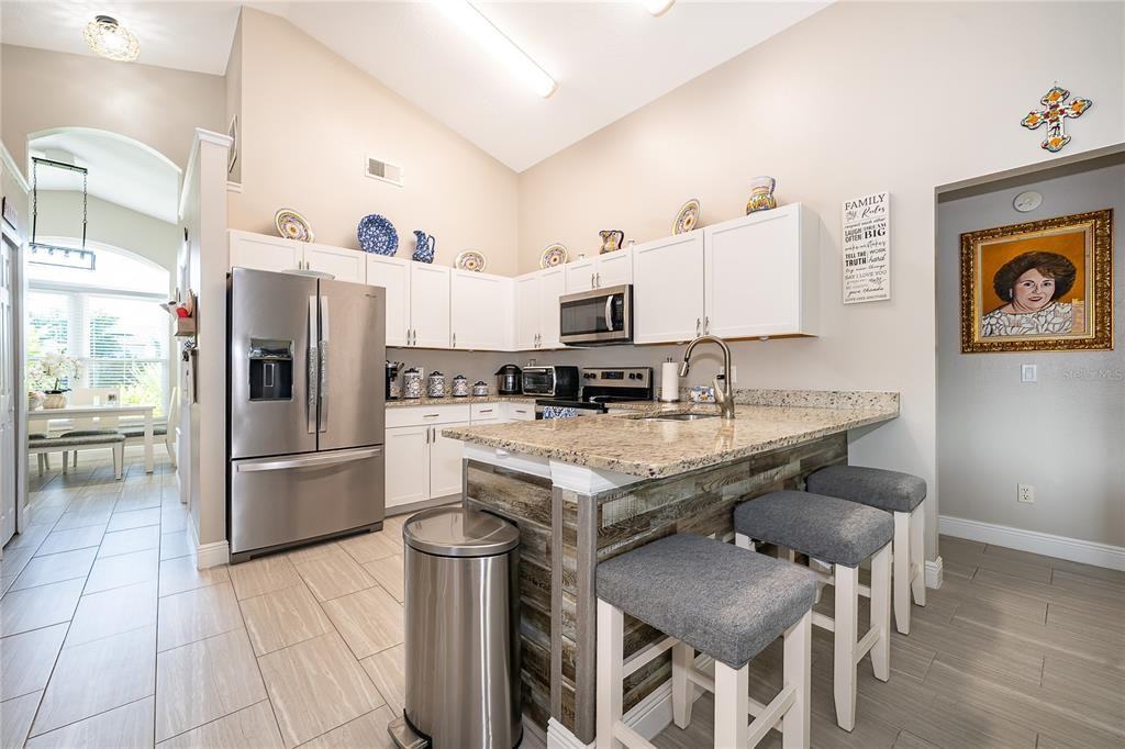 702 Via Bianca Dr #702 - Photo 4 of 28