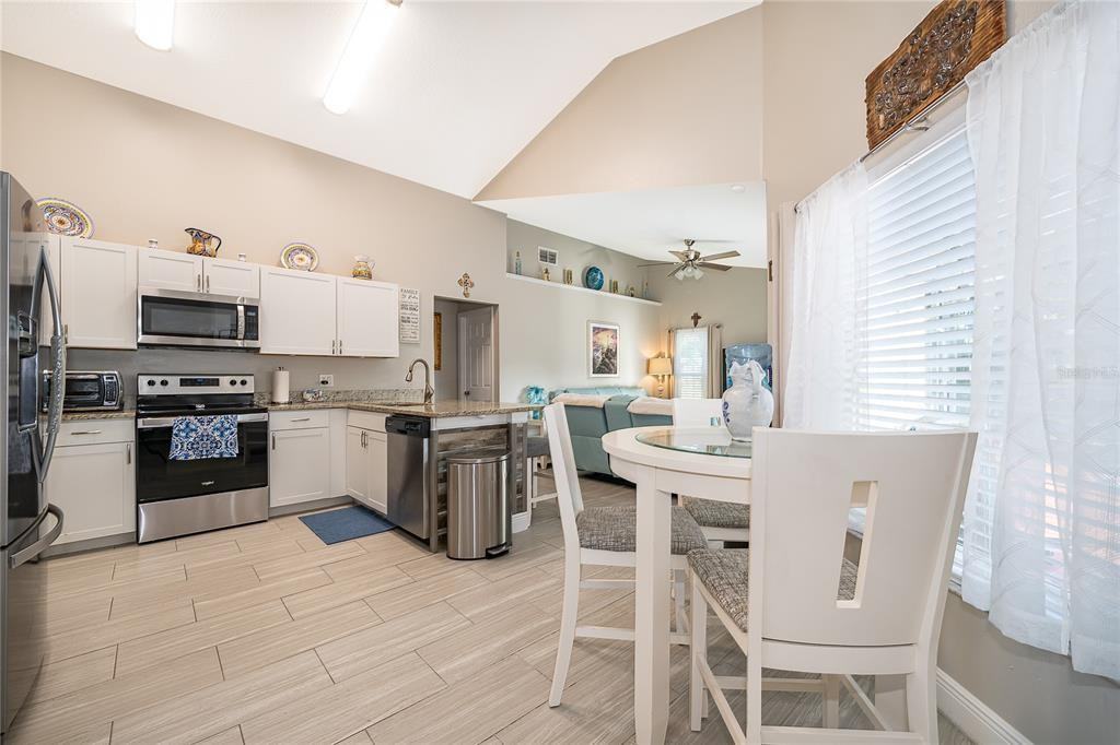 702 Via Bianca Dr #702 - Photo 7 of 28