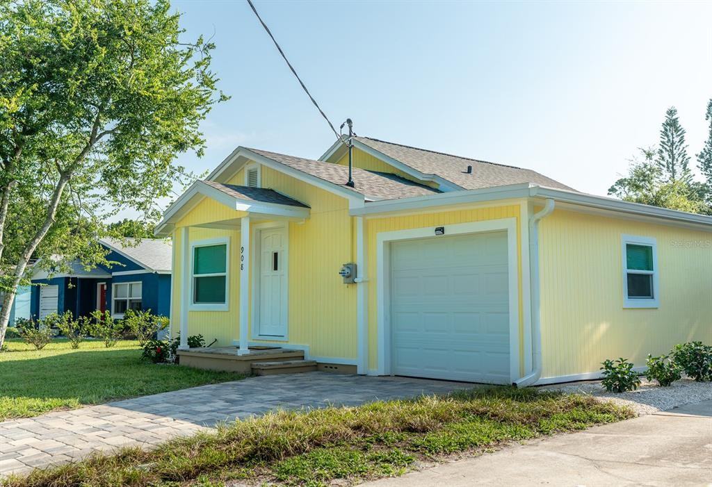 908 3rd Street #908 - Photo 4 of 33