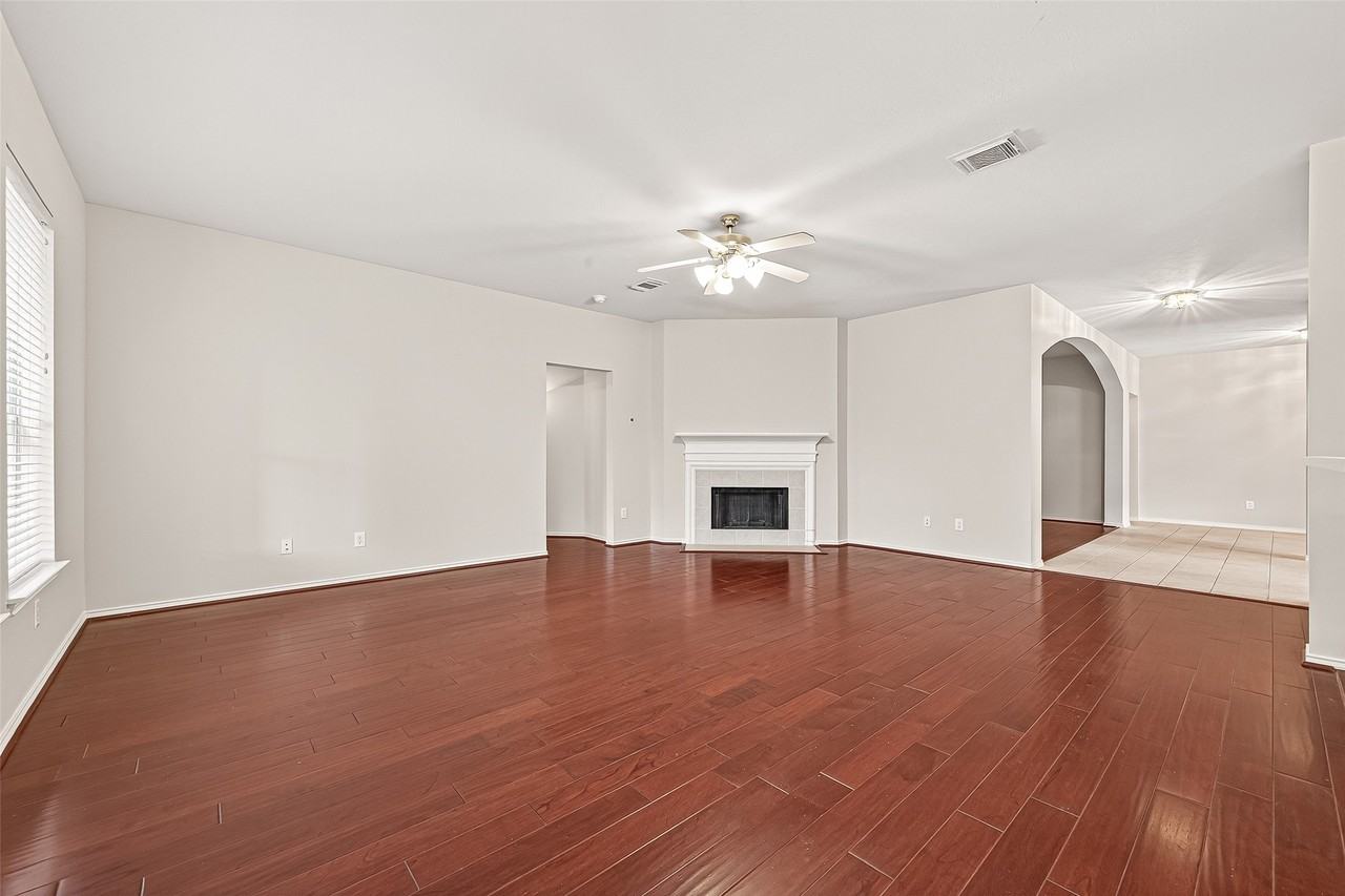 26414 Suffield Glen Lane #26414 - Photo 2 of 50