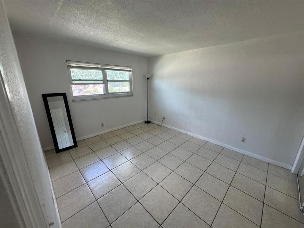 4732 Sw 33rd Ave #4732-205 - Photo 3 of 5