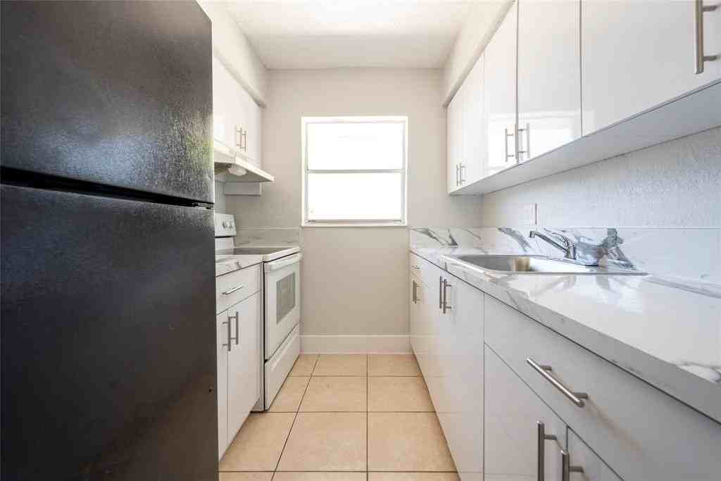 2109 Davie Blvd #2109-150 - Photo 6 of 12