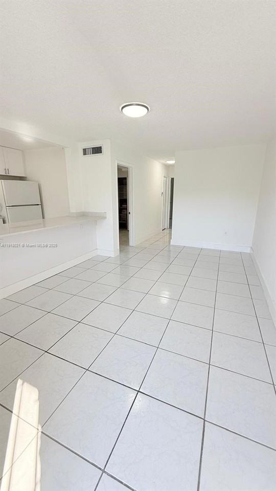 20337 Ne 2nd Ave #20337-16 - Photo 6 of 26