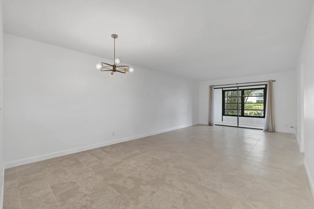 15364 Lakes Of Delray Blvd #15364-45 - Photo 7 of 50