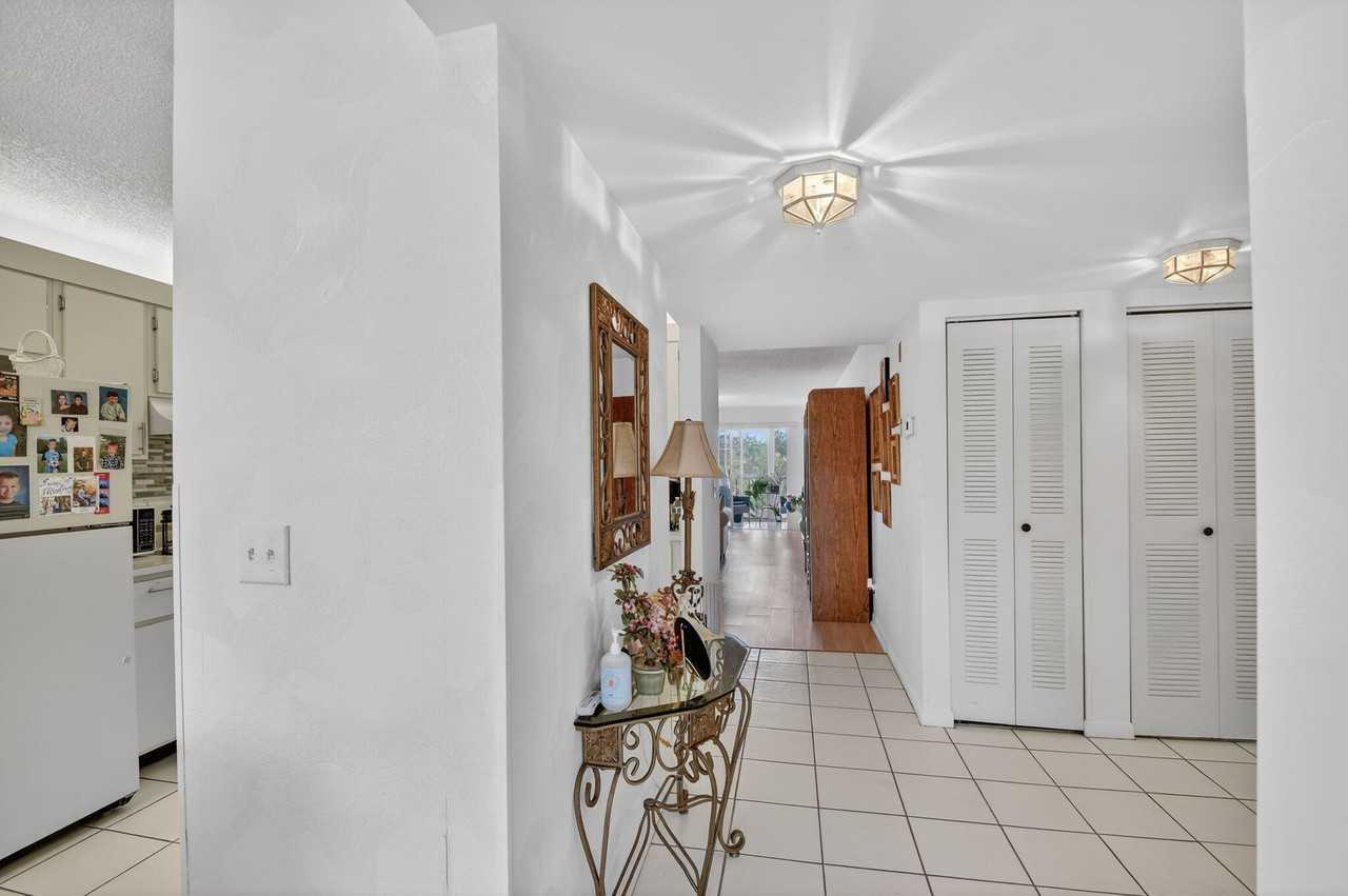 3146 Via Poinciana #3146-301 - Photo 3 of 23