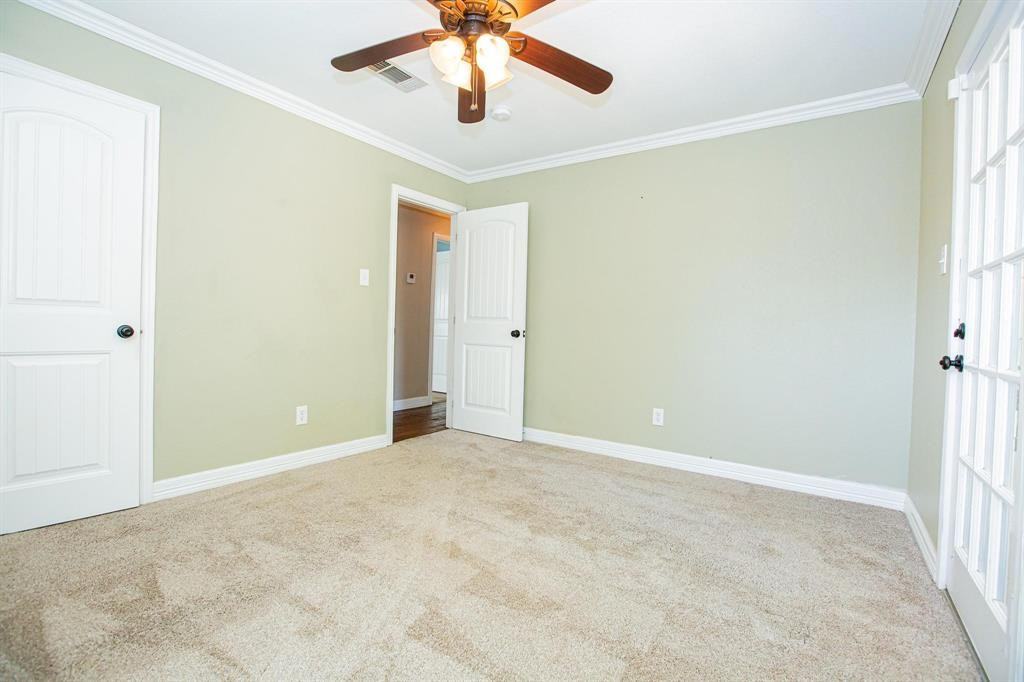 550 Briarwood Dr #550 - Photo 4 of 35