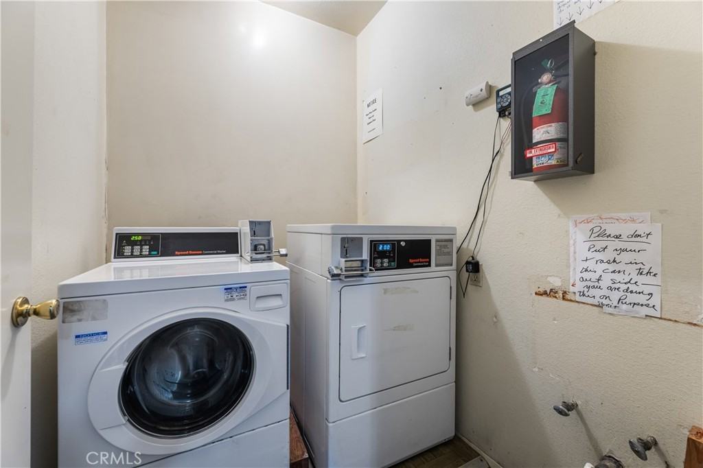 1858 S Orange Dr #1858-6 - Photo 4 of 5