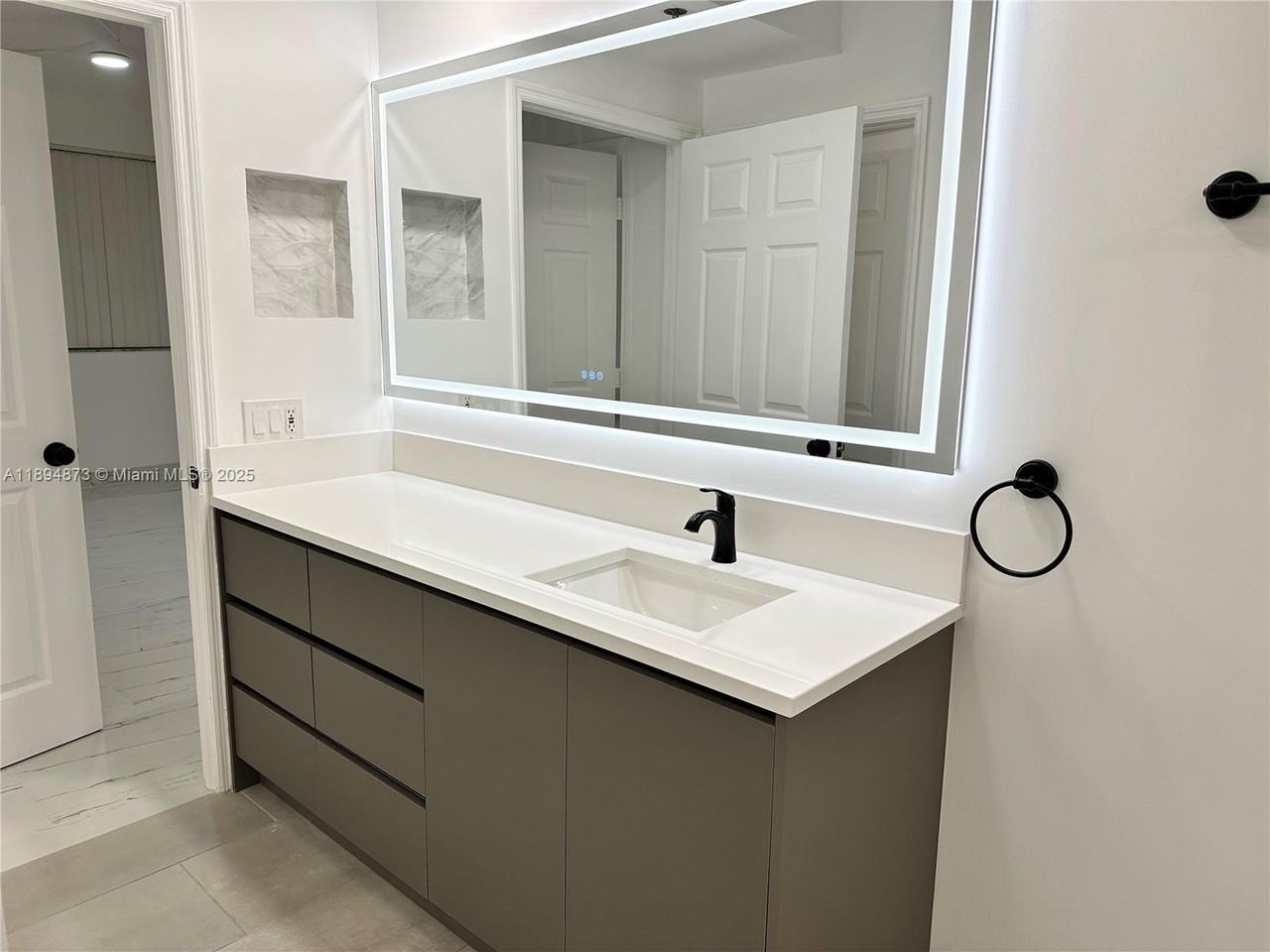 3255 Northeast 184th Street