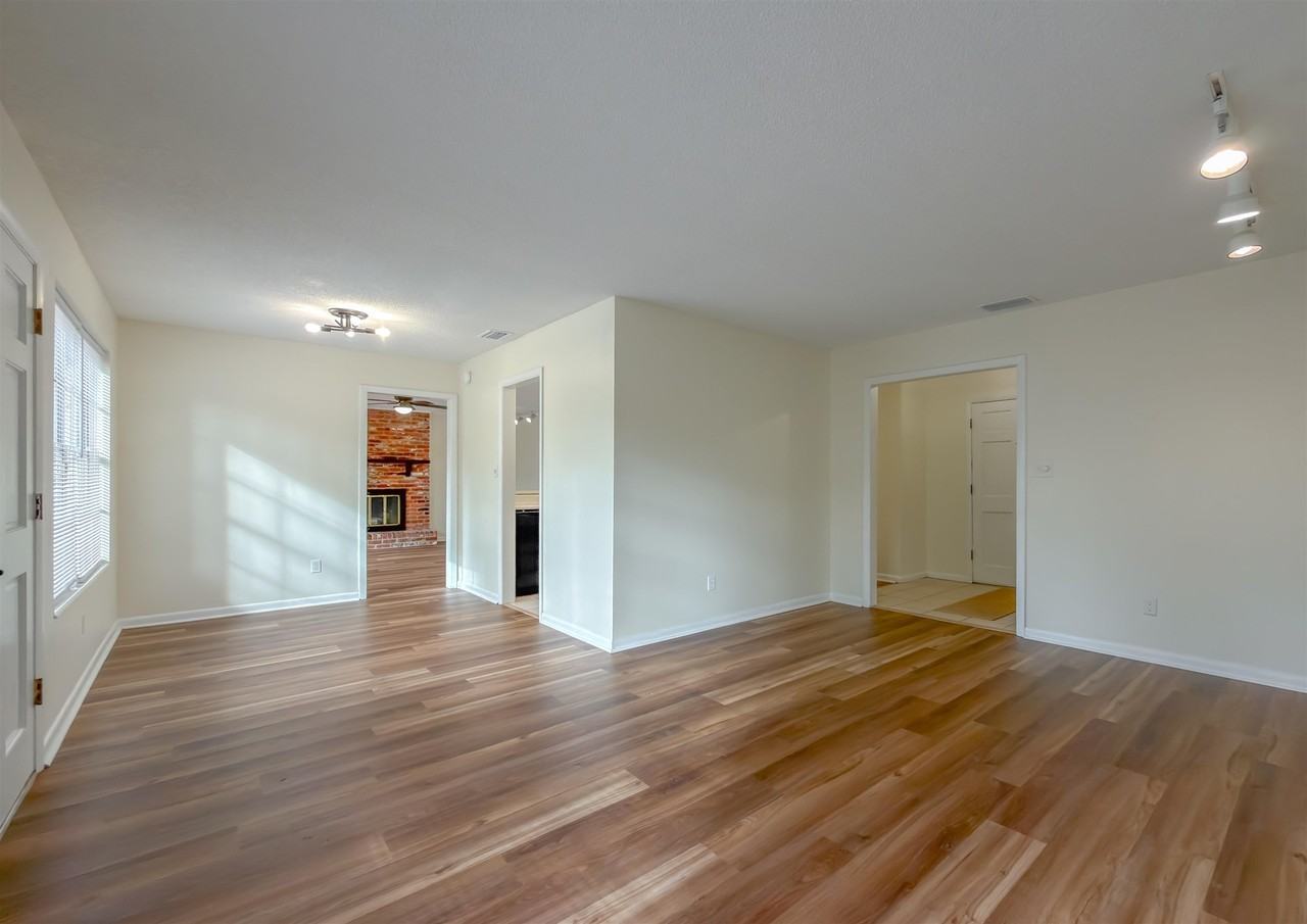 307 Sweetbriar Dr #307 - Photo 3 of 24