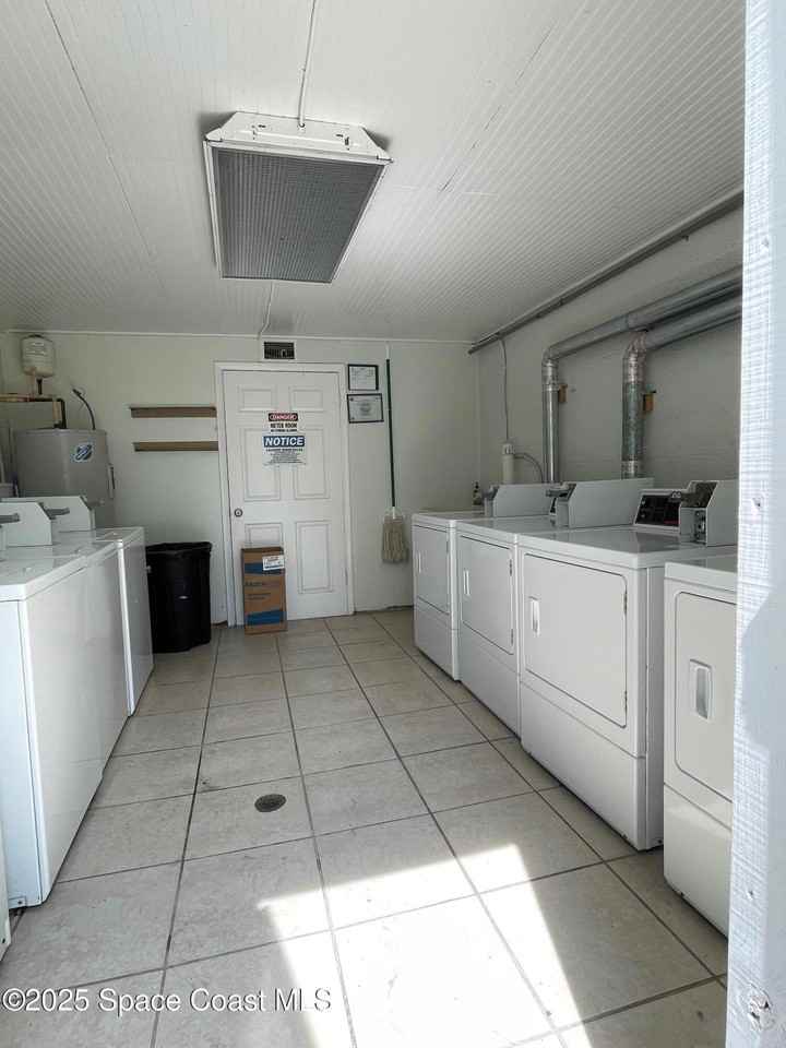 1170 S Patrick Dr #1170-10 - Photo 5 of 34