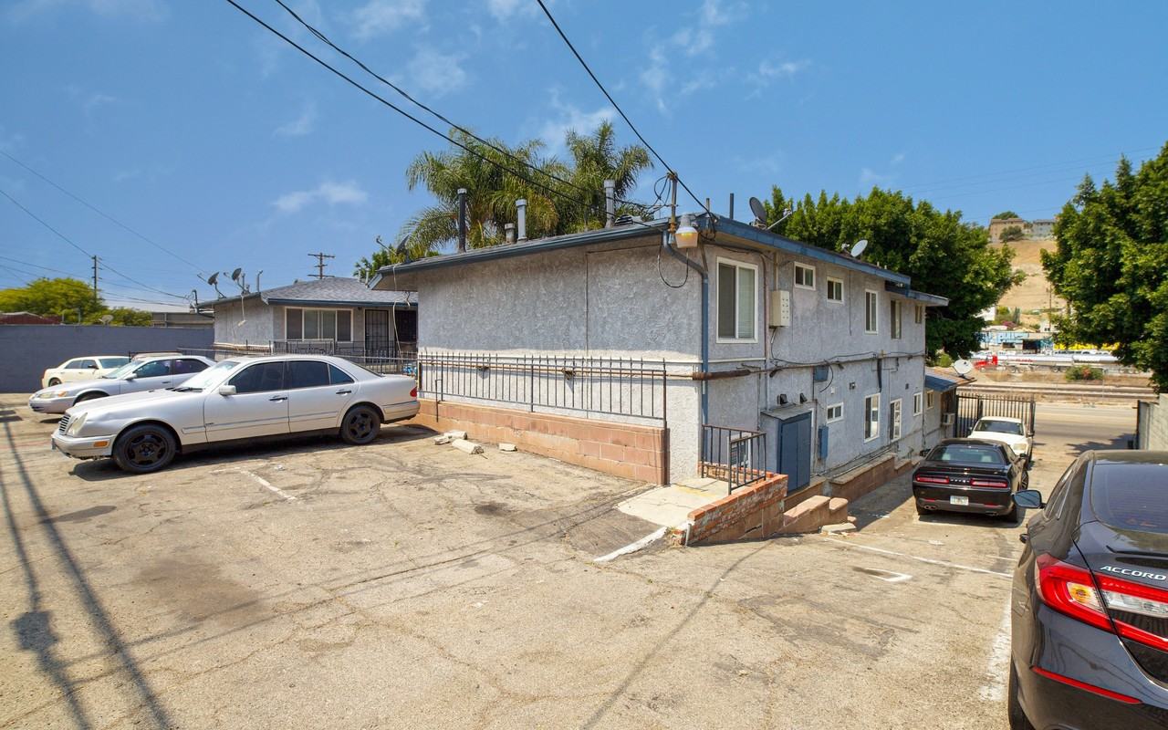 5030/ 5034 Valley Blvd - Photo 3 of 6