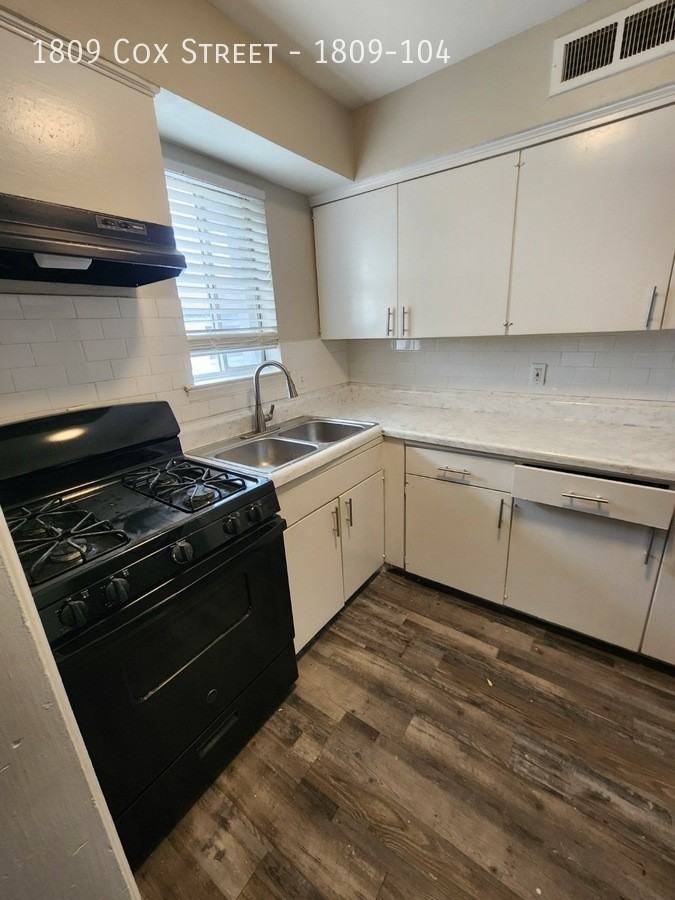 1809 on Cox Apartments - Photo 4 of 5