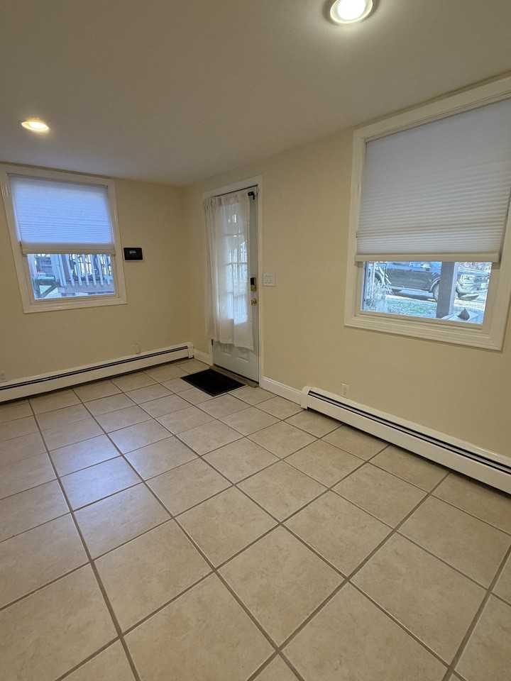 83 Old Bridge St #A - Photo 6 of 23