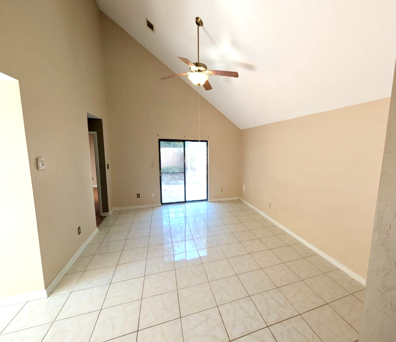 1736 Augustine Pl - Photo 2 of 13