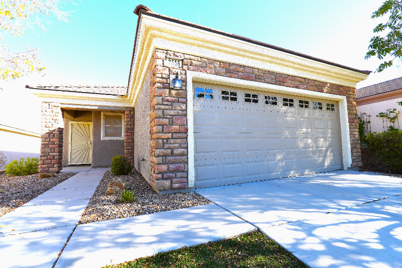 2558 Divine Sky Dr - Photo 2 of 20