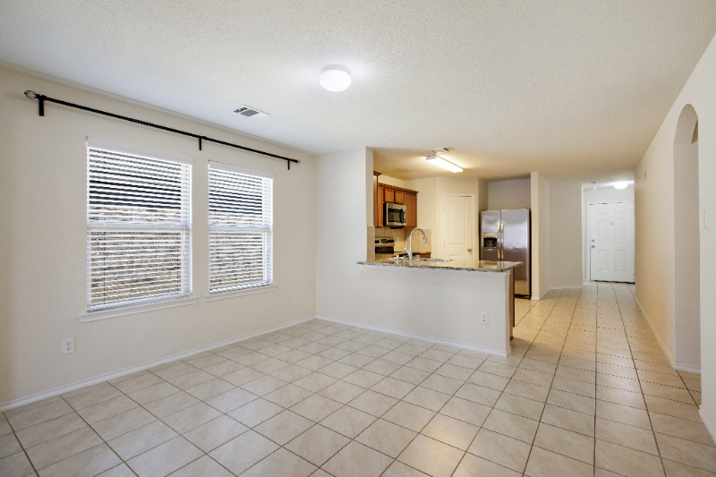 910 Amber Street - Photo 7 of 15