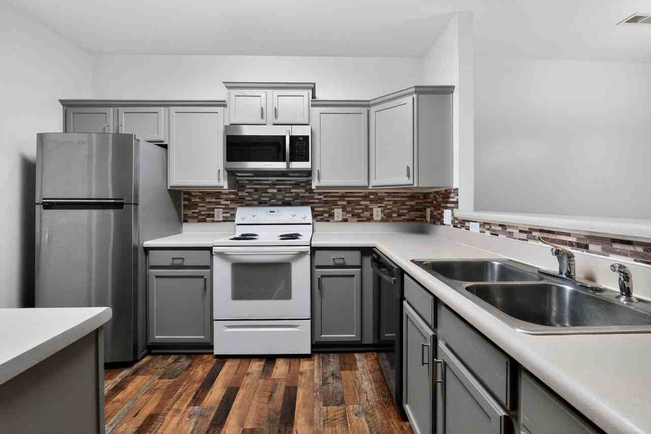 16324 Redstone Mountain Ln - Photo 2 of 31