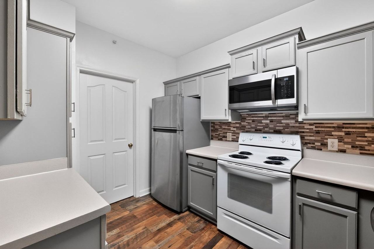 16324 Redstone Mountain Ln - Photo 4 of 31