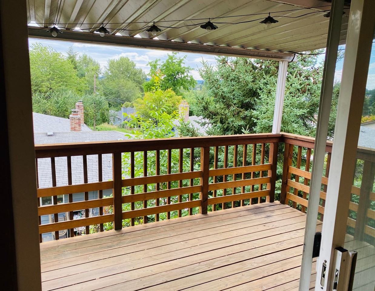 4136 Southeast Washington Street - Photo 3 of 16