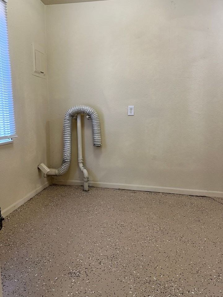 3413 Sw Brendan Ave - Photo 5 of 7