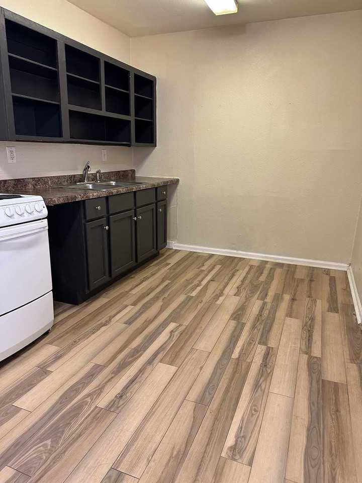 3431 Southwest Brendan Avenue - Photo 2 of 10