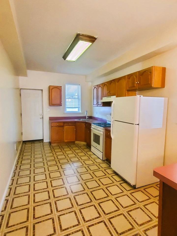 1225 E Lanvale St - Photo 7 of 20