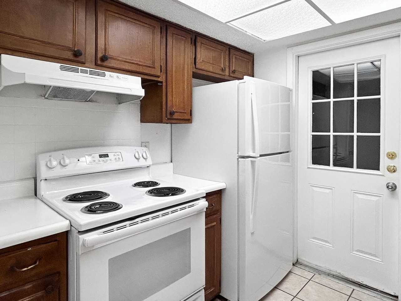 7055 Glenfield Dr - Photo 5 of 23