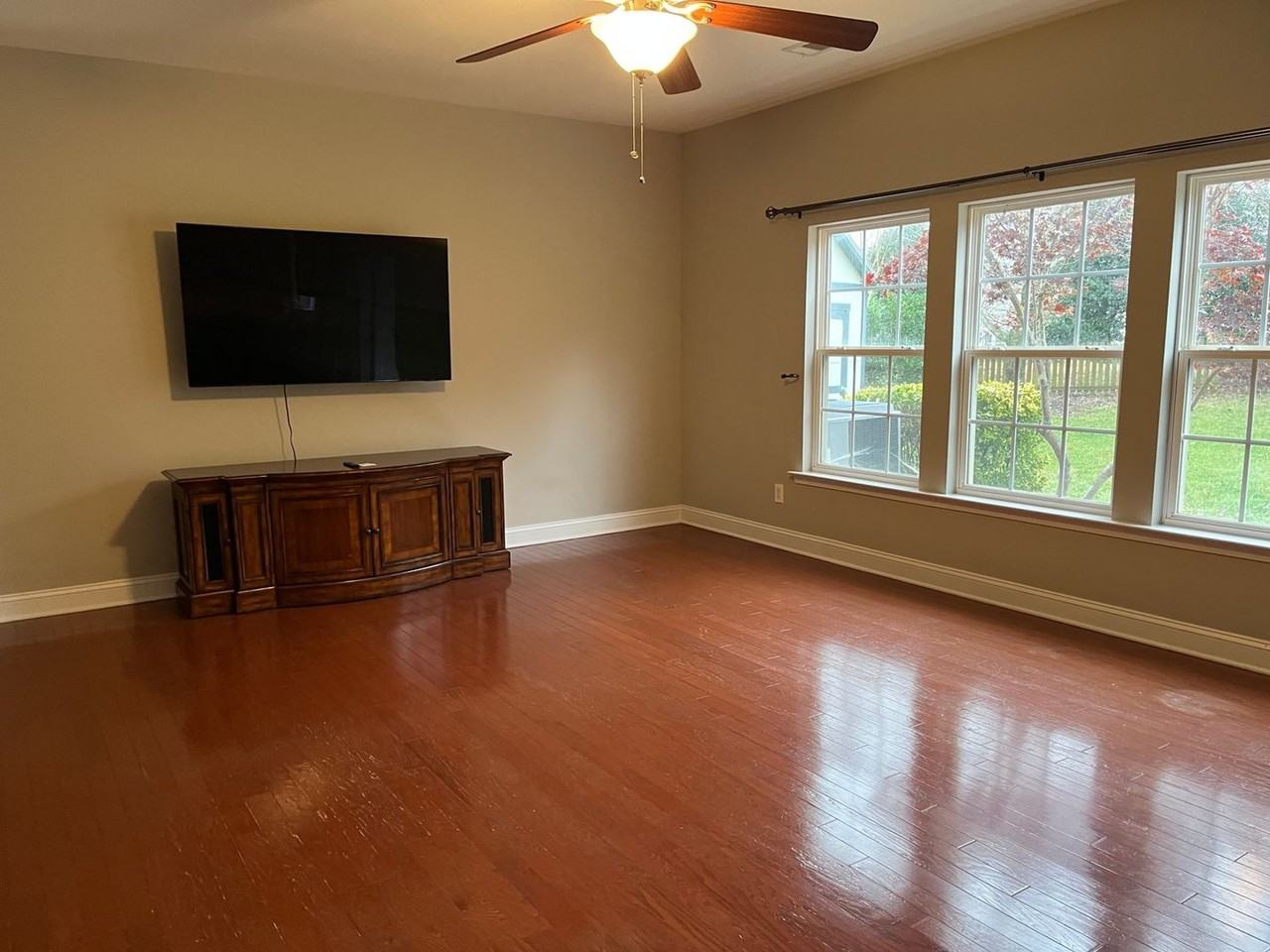 10515 Hawick Ct - Photo 3 of 16