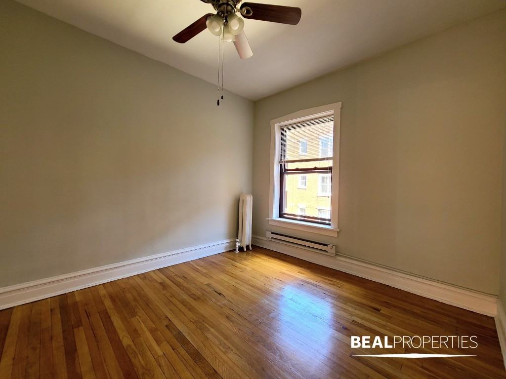 953 West Cornelia Avenue - Photo 5 of 7