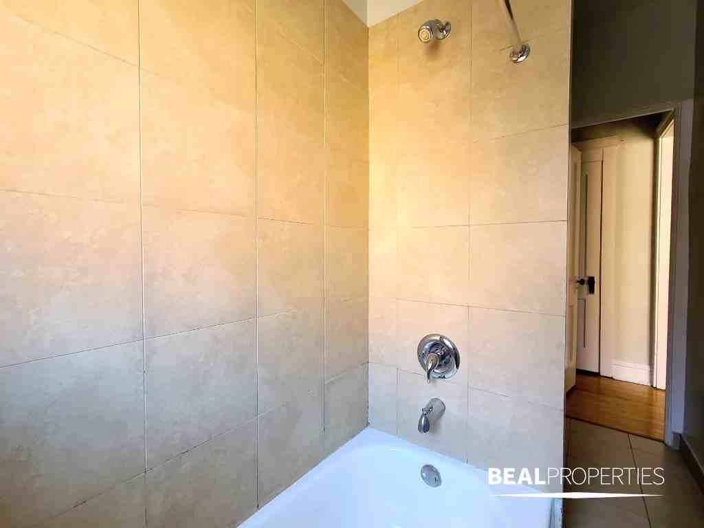 953 West Cornelia Avenue - Photo 7 of 7