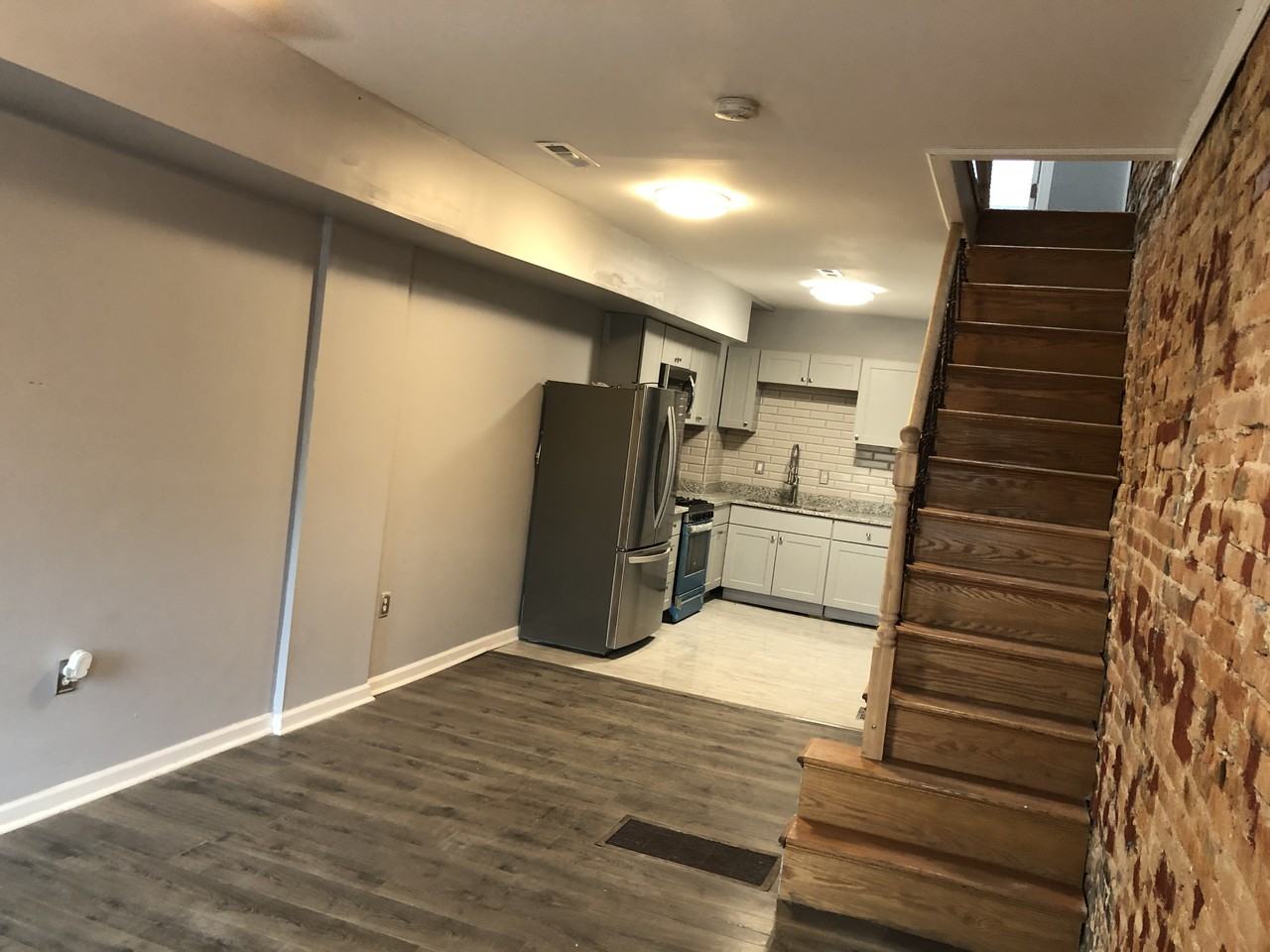 405 S Vincent St #NA - Photo 3 of 39