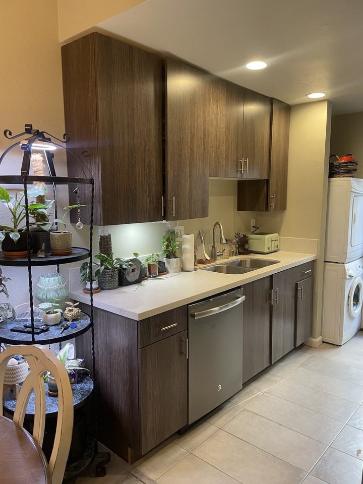 4433 Winona Avenue - Photo 5 of 24