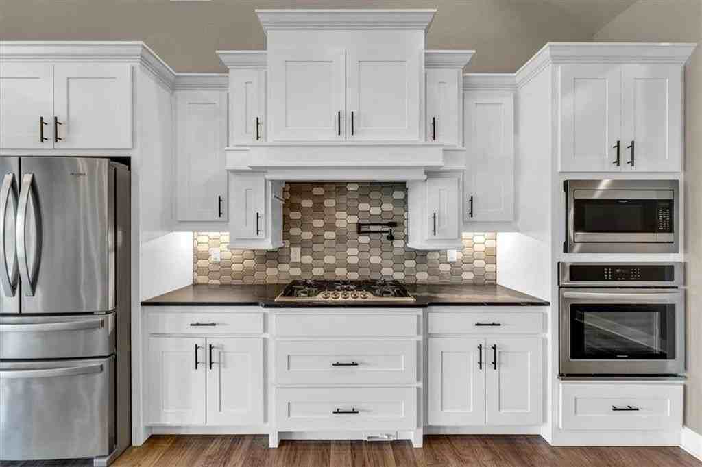 3711 Bitterroot St - Photo 4 of 17