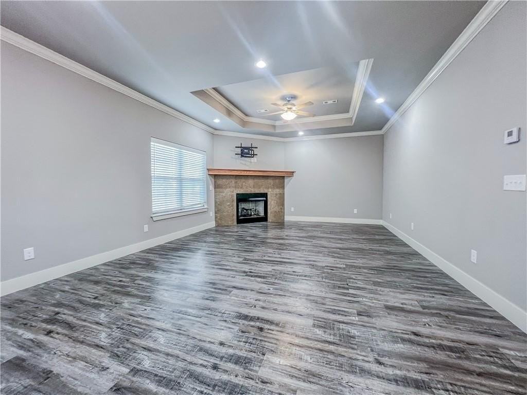 1825 Woodhause Cir - Photo 2 of 18