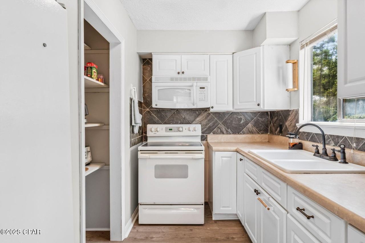 206 North Arnold Road - Photo 7 of 16