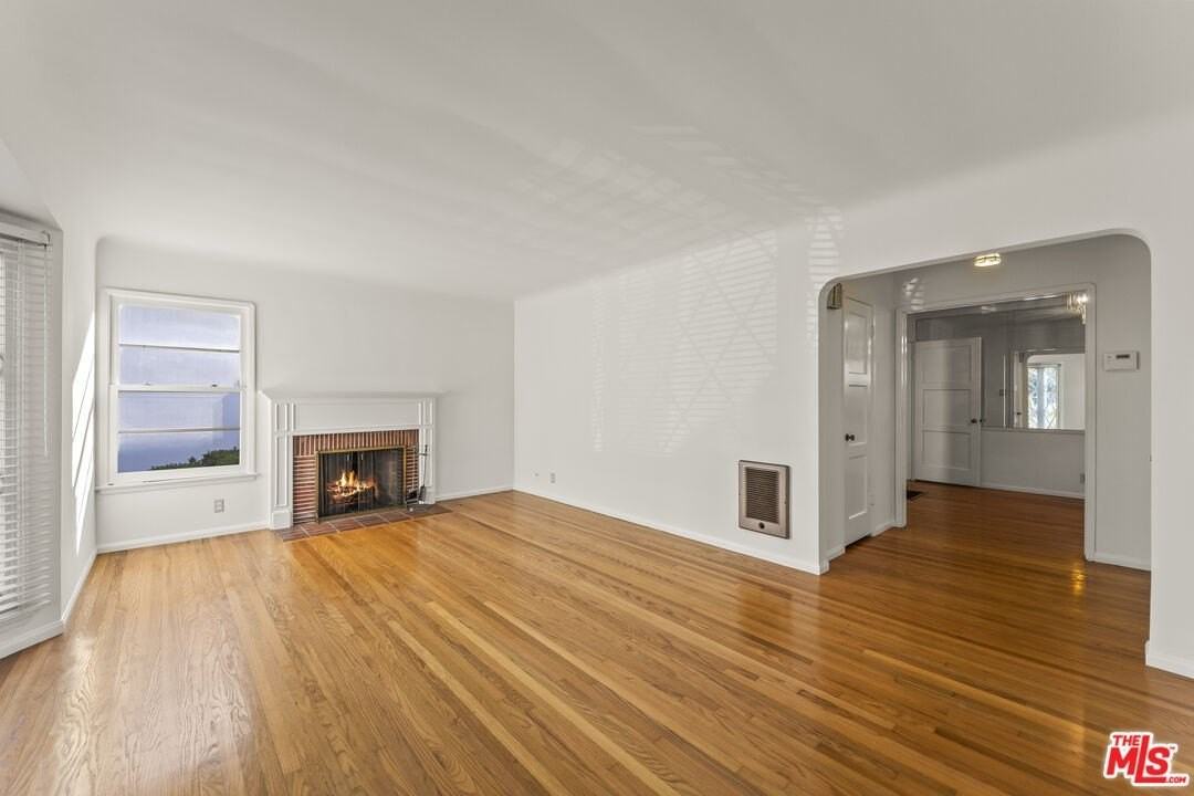 5908 Abernathy Drive - Photo 4 of 30