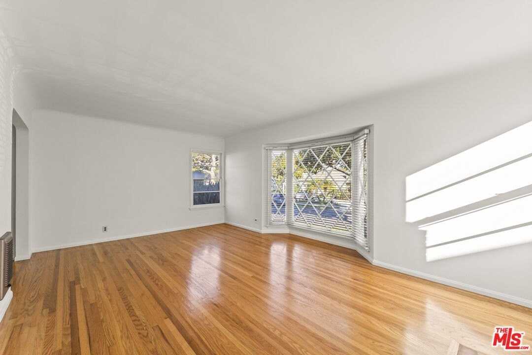 5908 Abernathy Drive - Photo 5 of 30