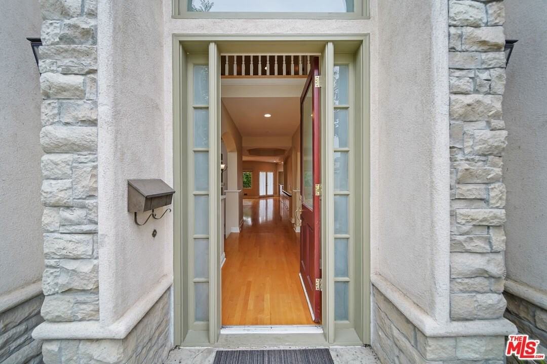 248 S Swall Dr - Photo 4 of 49