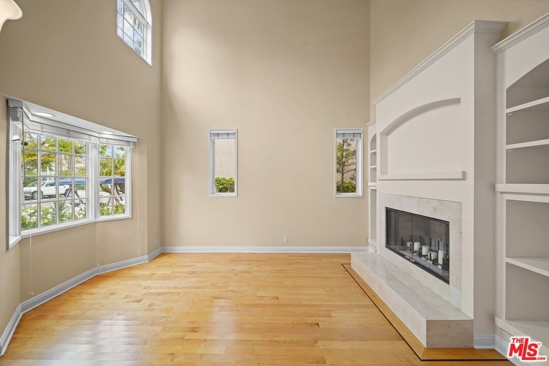 248 S Swall Dr - Photo 6 of 49