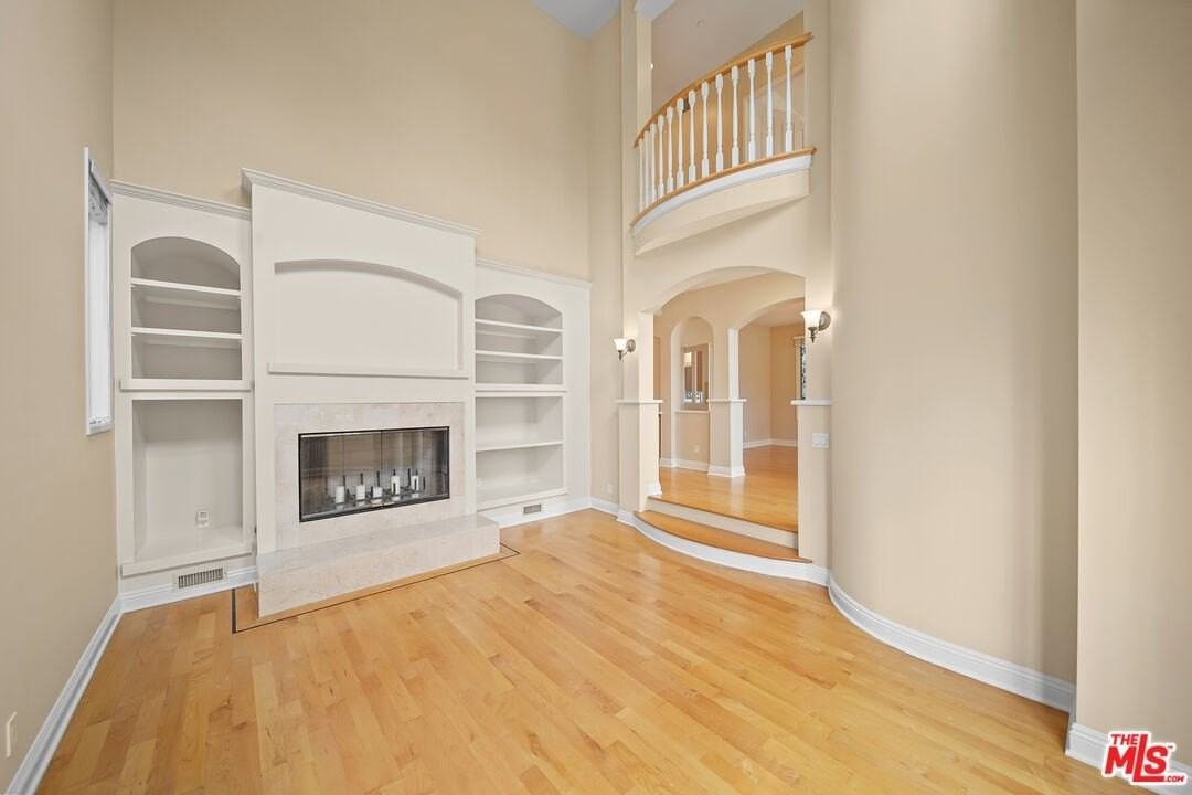 248 S Swall Dr - Photo 7 of 49