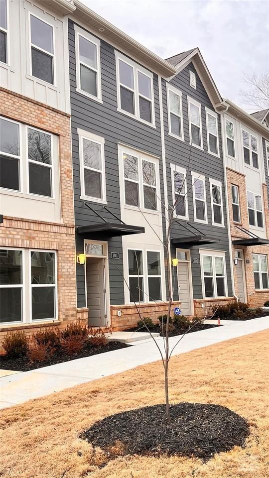 3011 Citizens Ln - Photo 3 of 37