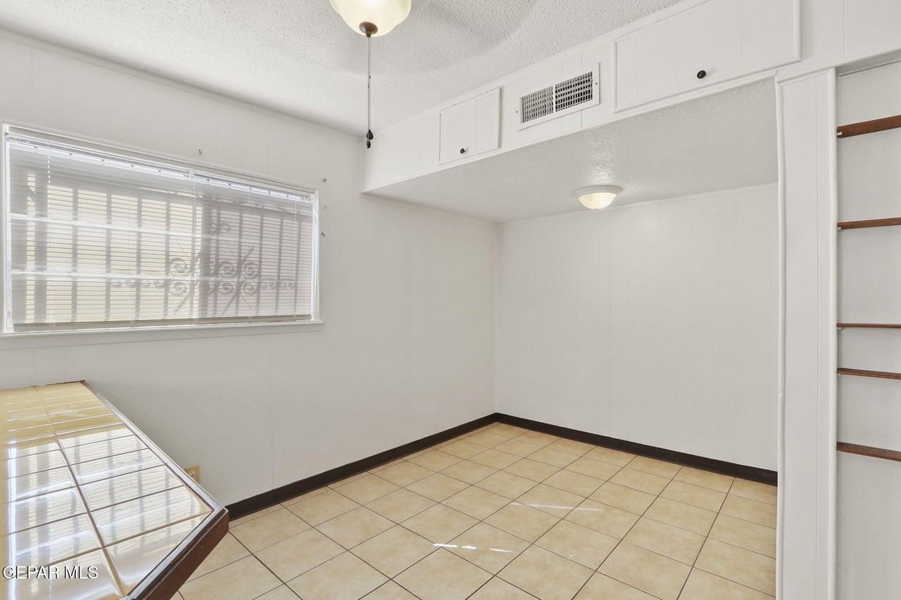 5440 Viceroy Dr - Photo 7 of 36