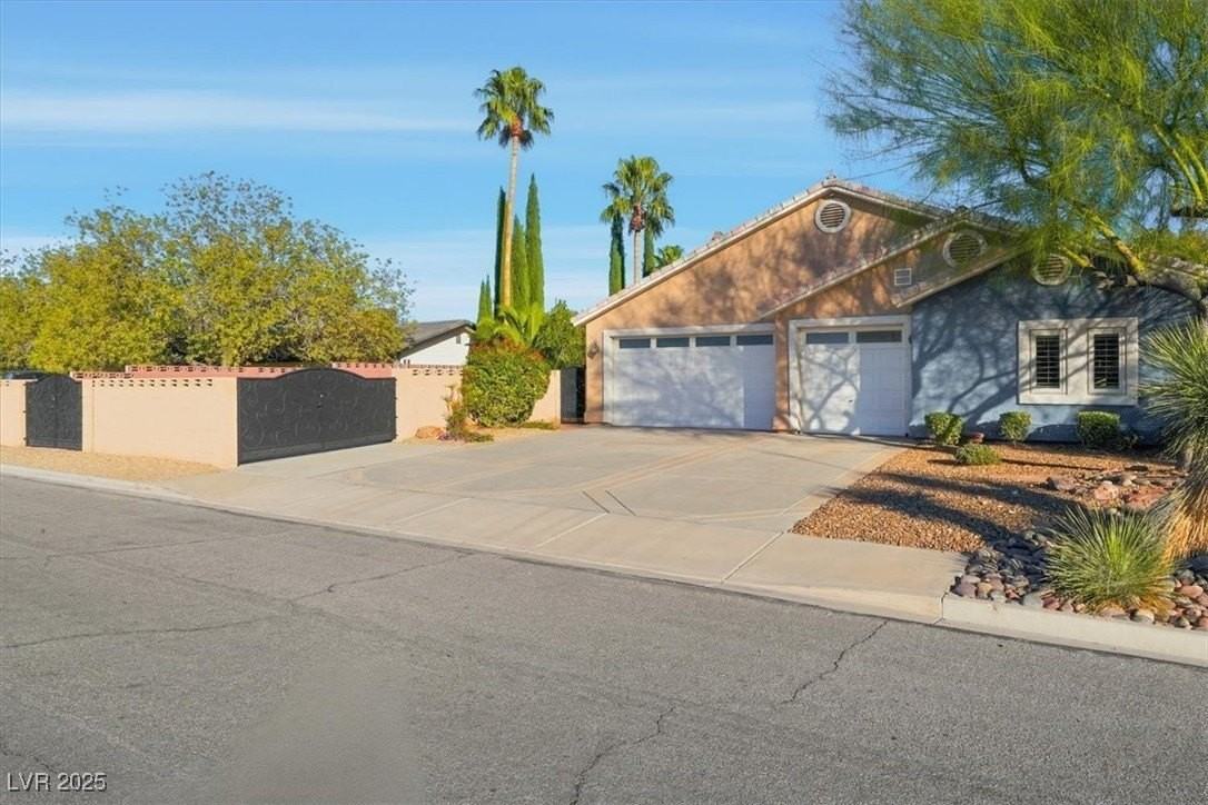 8570 Country Home Cir - Photo 2 of 35