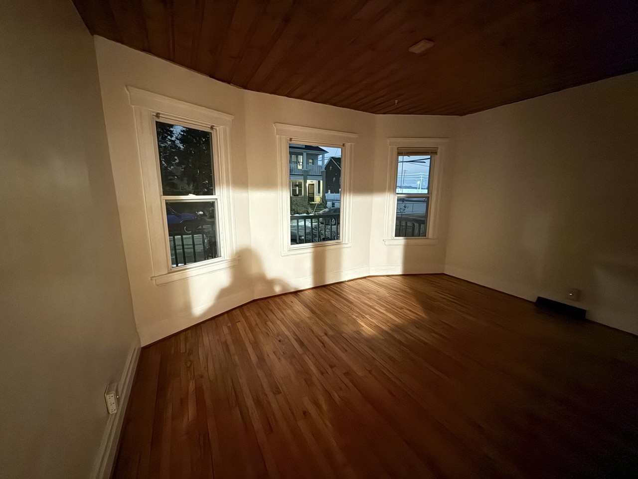 2229 Faber St - Photo 4 of 9