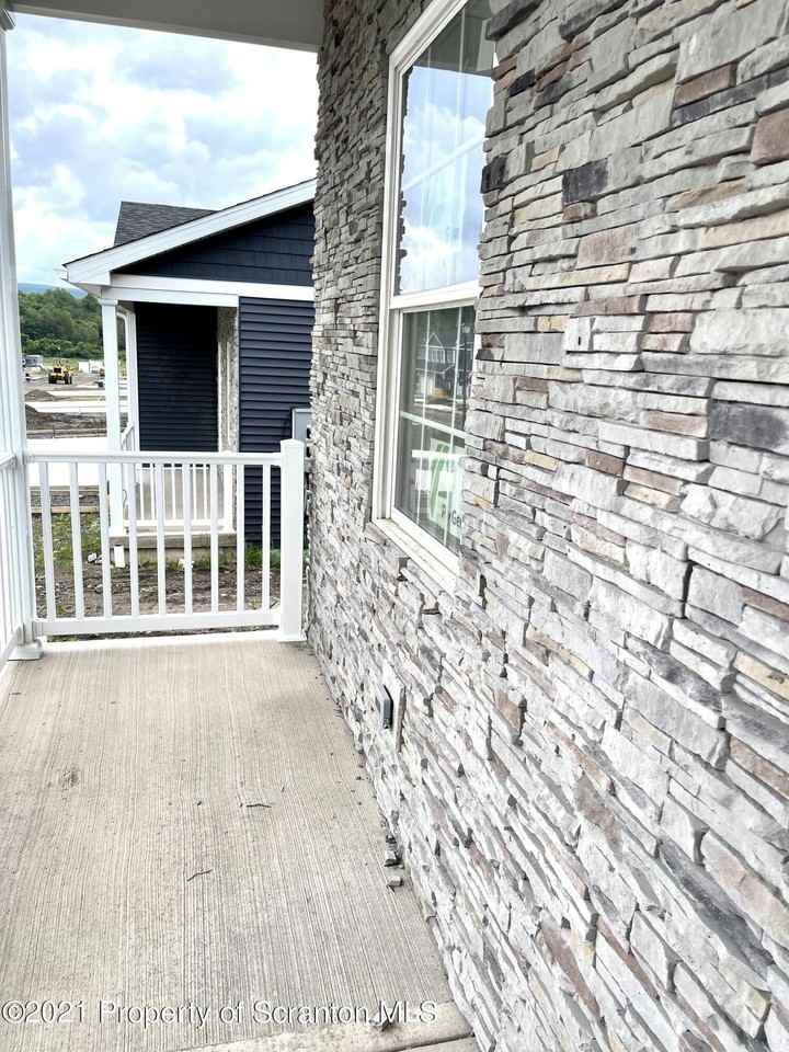 429 Felts Street - Photo 5 of 13