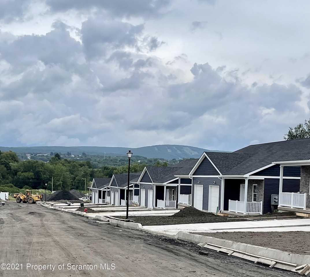 429 Felts Street - Photo 7 of 13