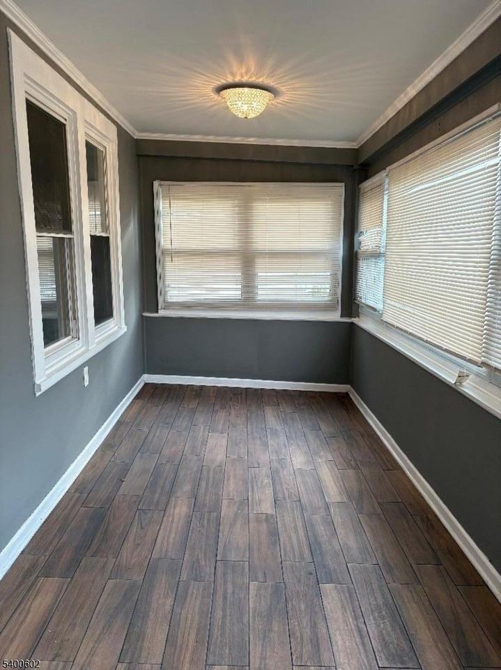 428 Cortlandt St - Photo 4 of 23